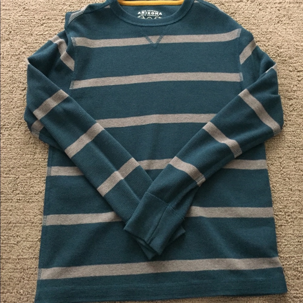 EUC Boys long sleeve waffle shirt size L