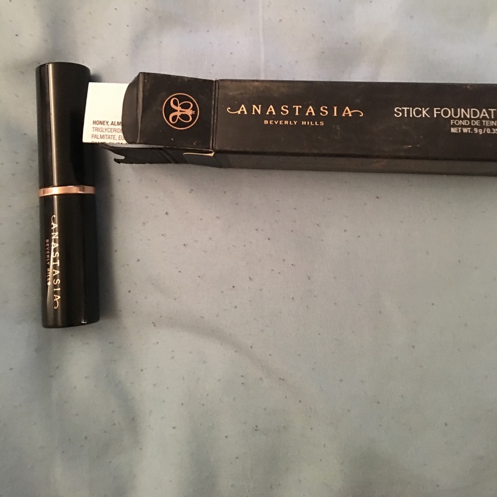 Anastasia Beverly Hills Stick Foundation