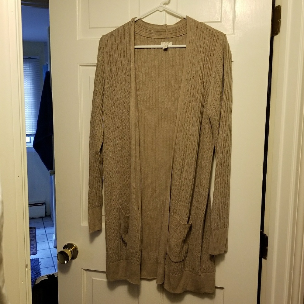 Long sweater with 2 pockets