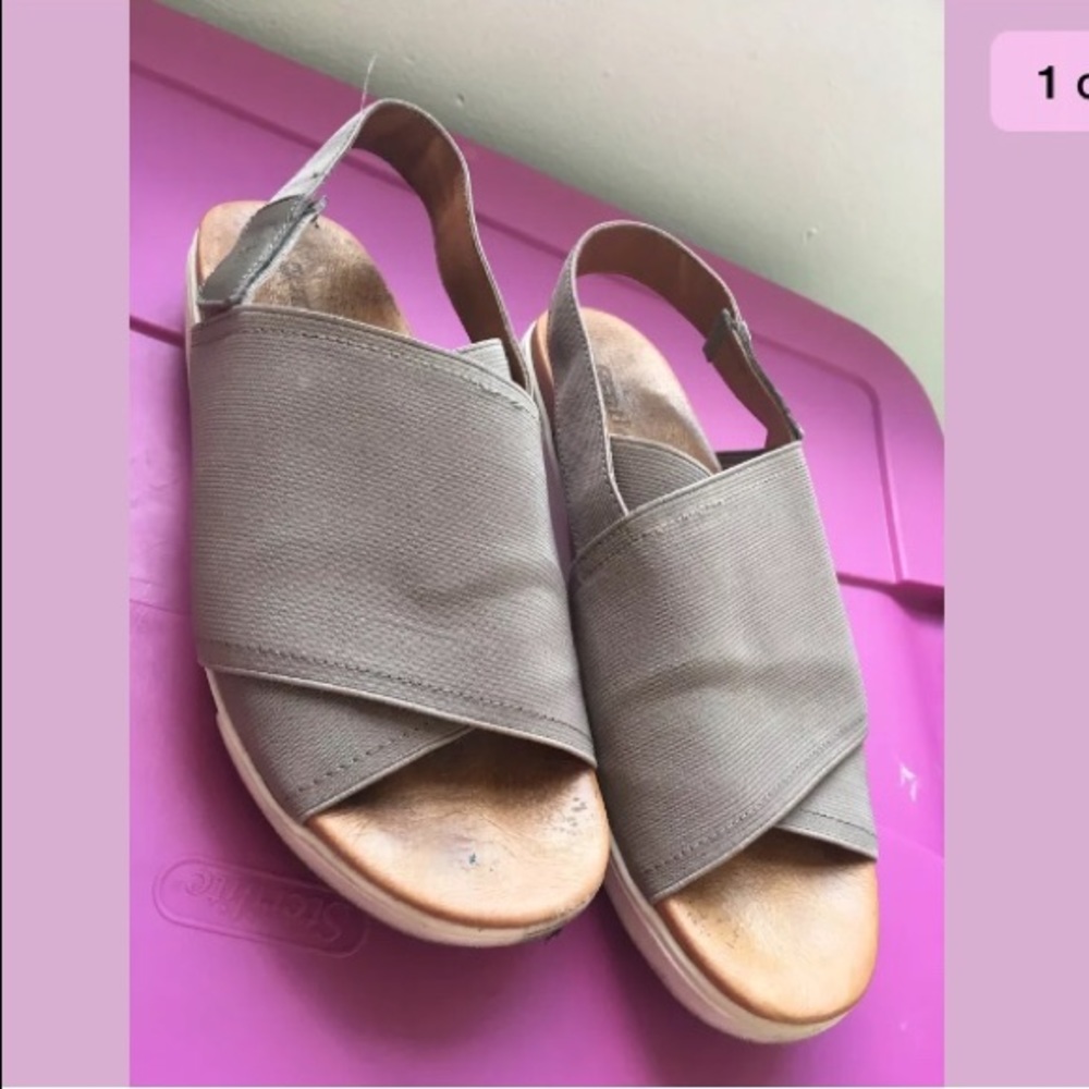 🚫SOLD🚫 Gentle Souls Leo beige sandal comfortable