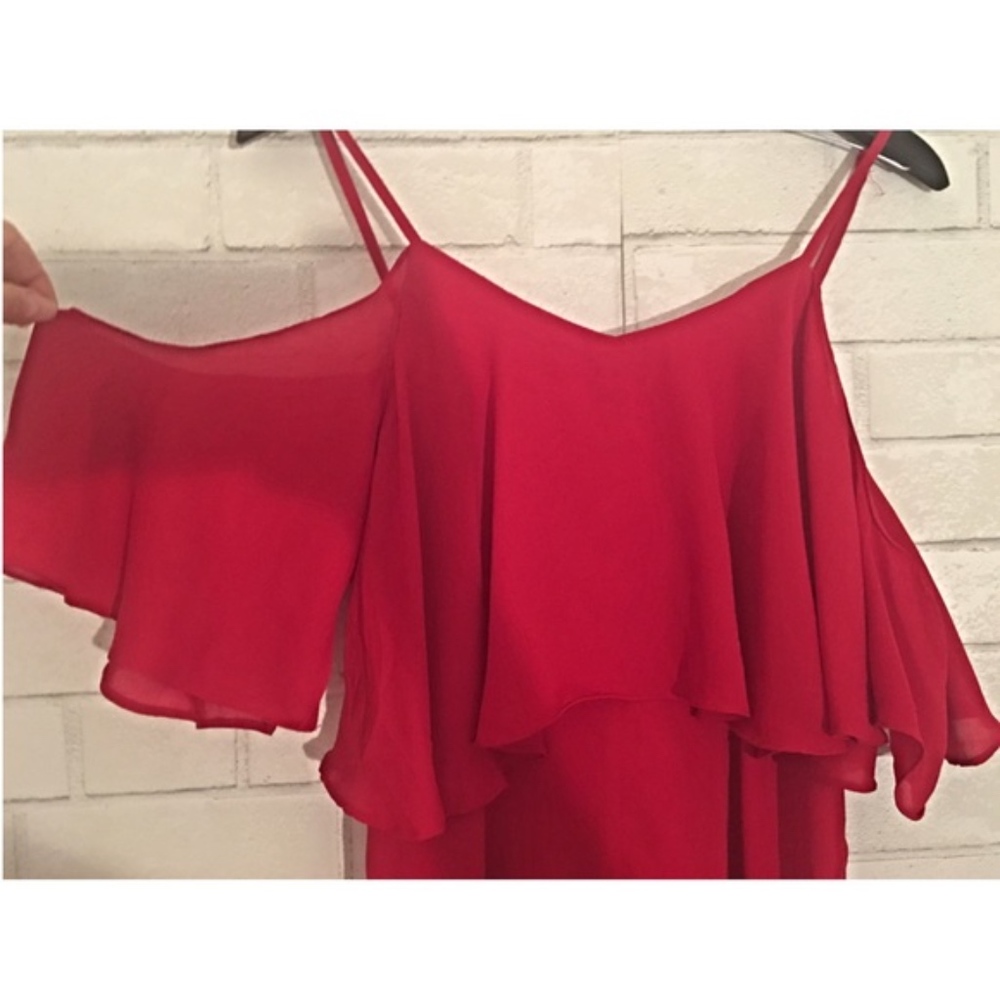 2 LEFT  Red Off the Shoulder Flutter Romped - Picture 4 of 4