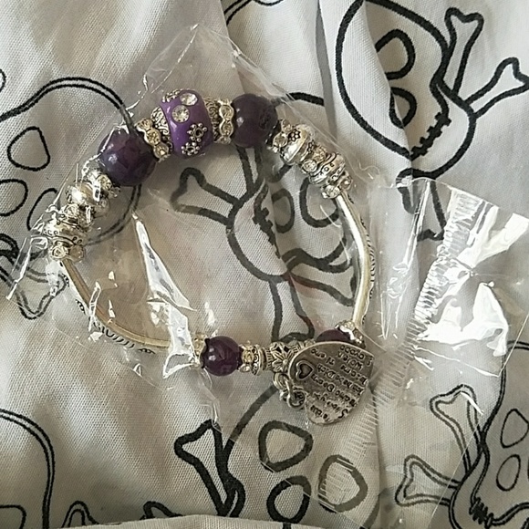 Pretty Ornate Stretch Charm Bracelet New - Picture 4 of 4