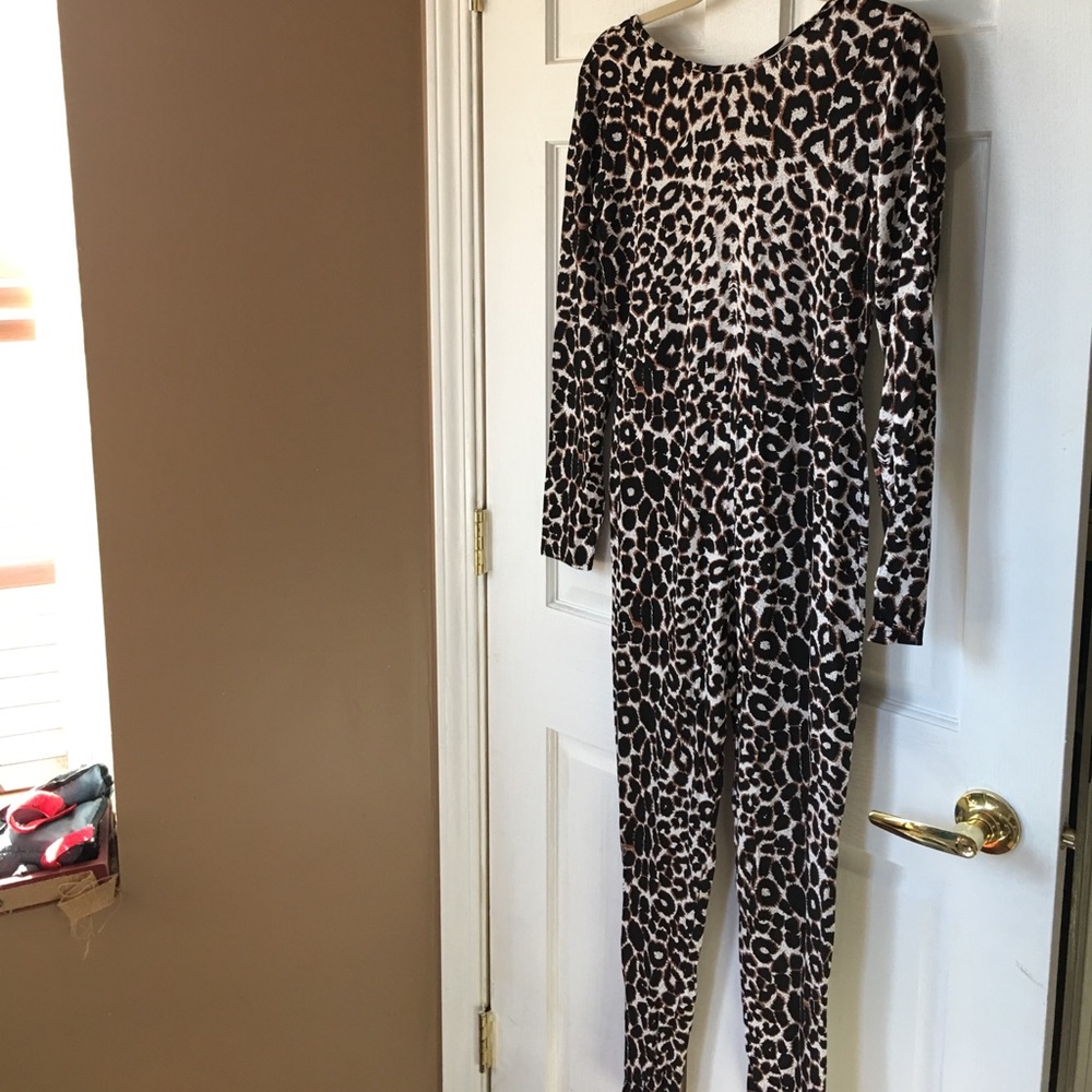 Leopard print jumpsuit - Picture 2 of 4