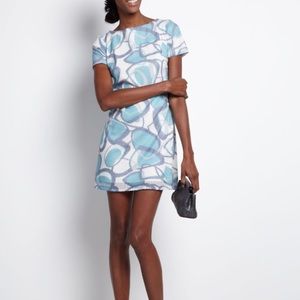 NWOT MUSE SEQUINED SHIFT DRESS Size 0/2