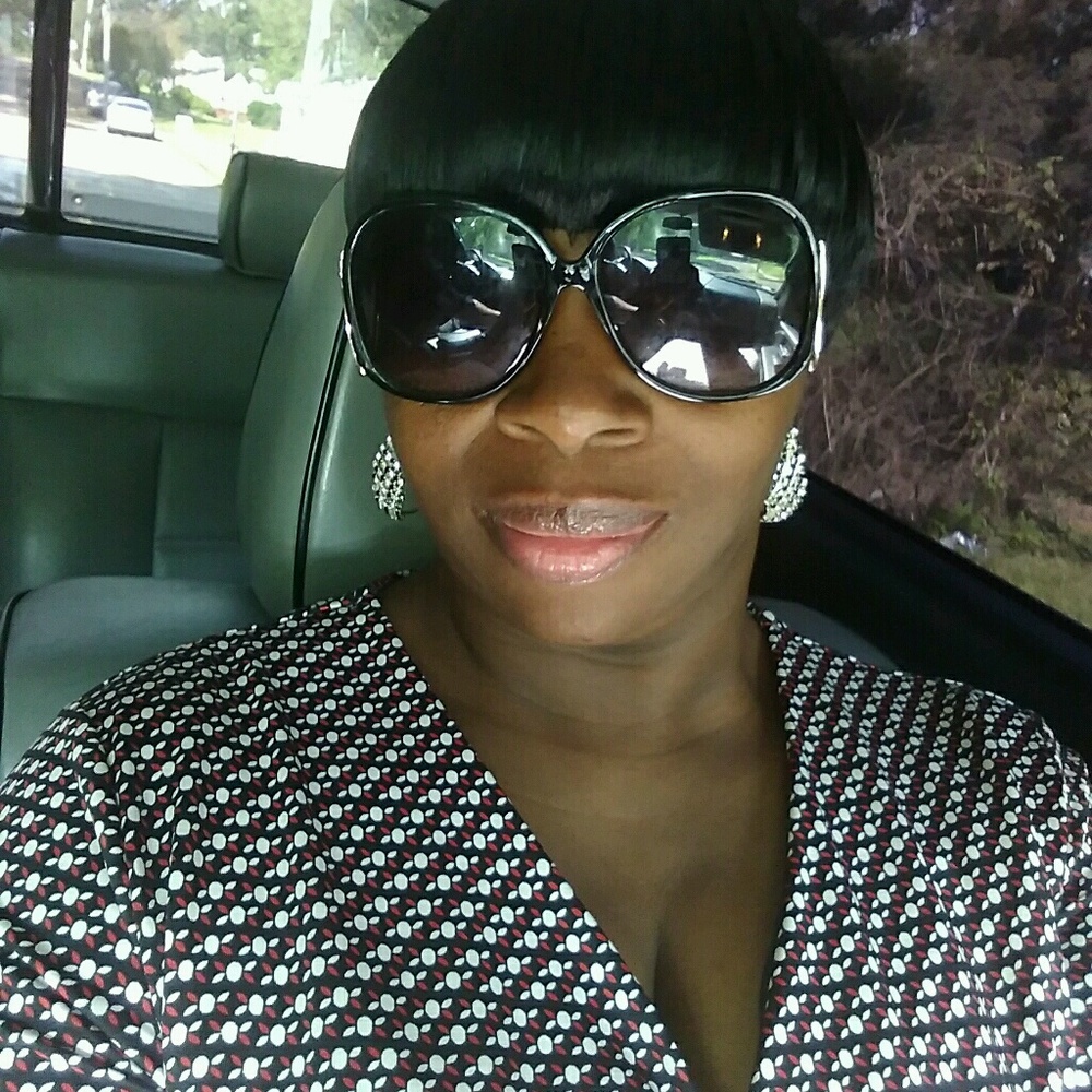 Meet your Posher, Fay