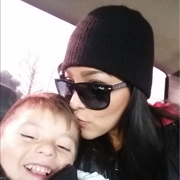 Meet your Posher, V - Picture 1 of 1