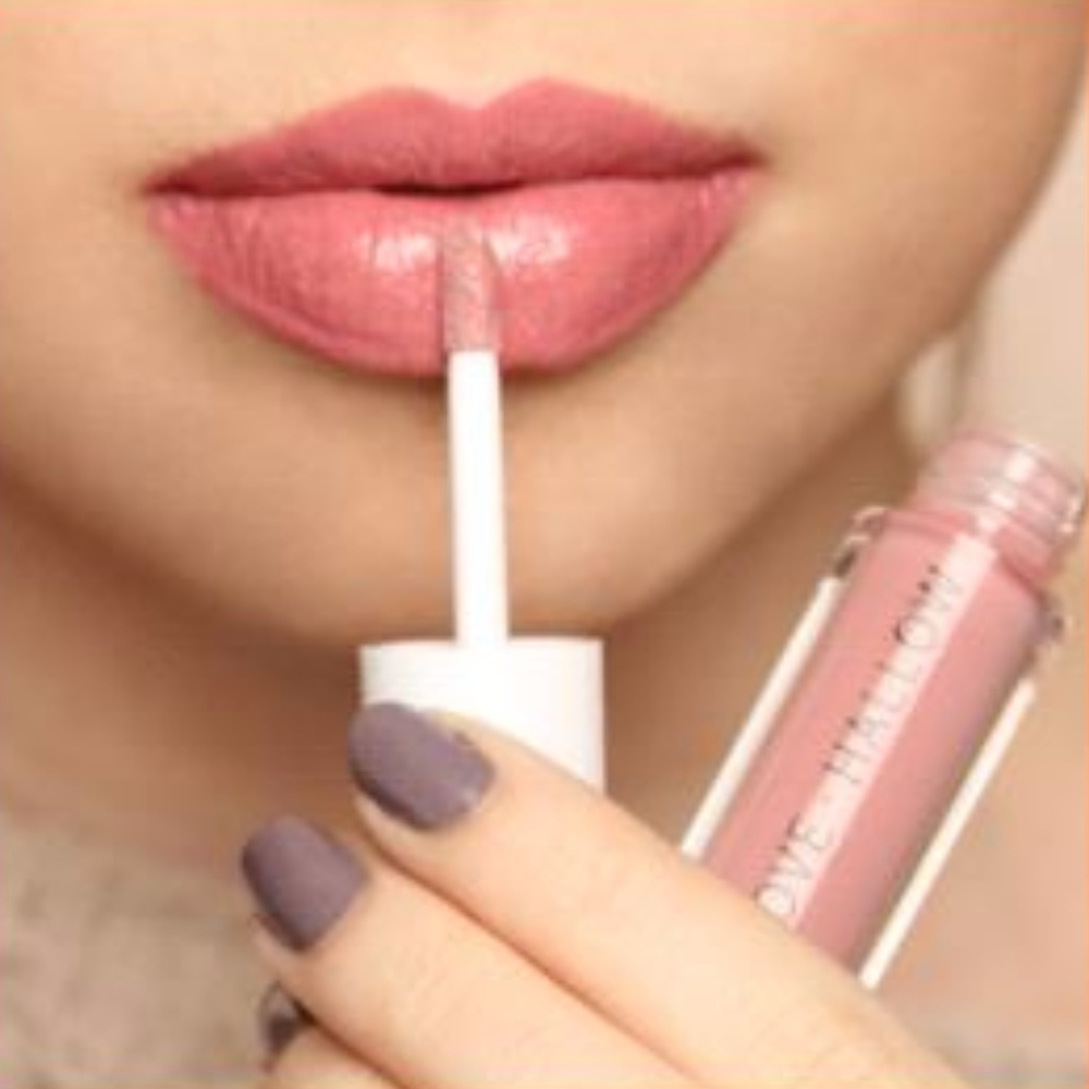 *HP 1/20! * Lip Glaze in Angeleic