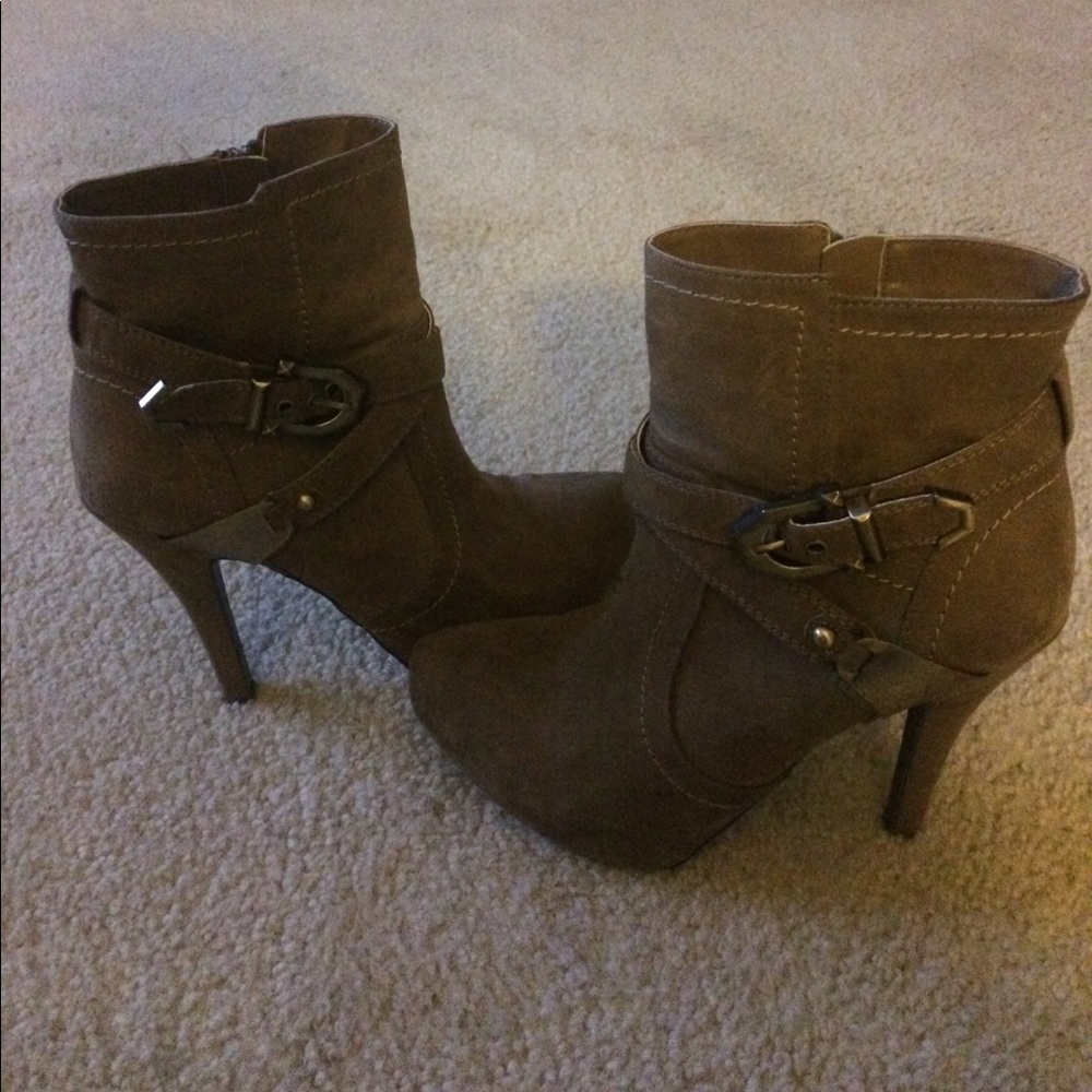 Guess high heel boots!