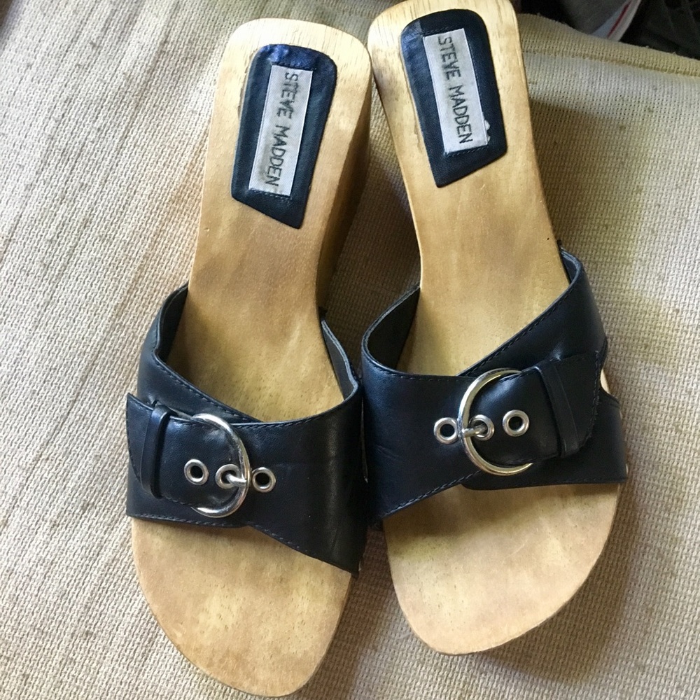 Cute Steve Madden leather and wood wedges!