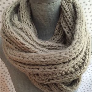 MK Thick Scarf