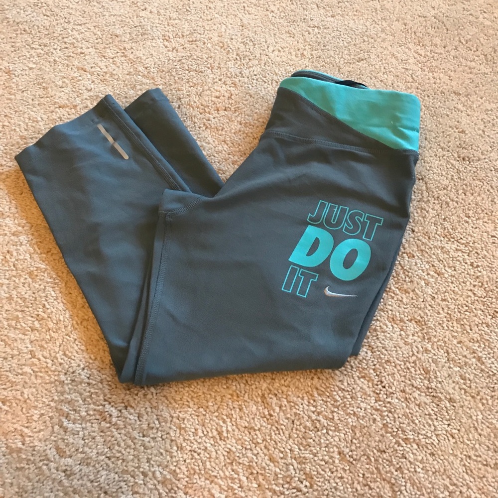 Nike Dri-Fit cropped leggings