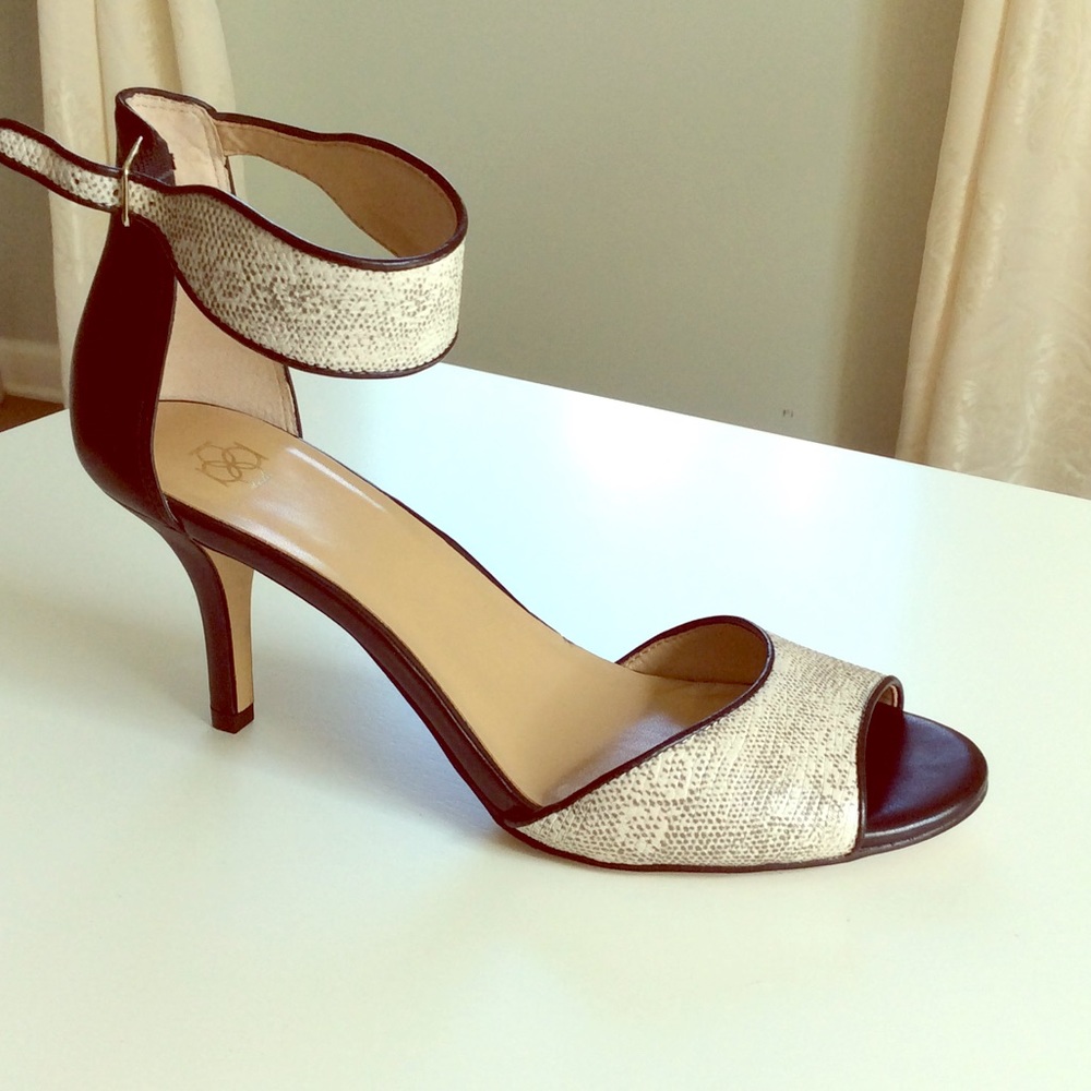 NWOT snakeskin look ankle strap heels