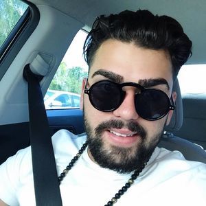 Meet your Posher, José