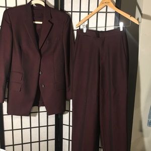 Gucci Pants Suit - never been worn- plum colored