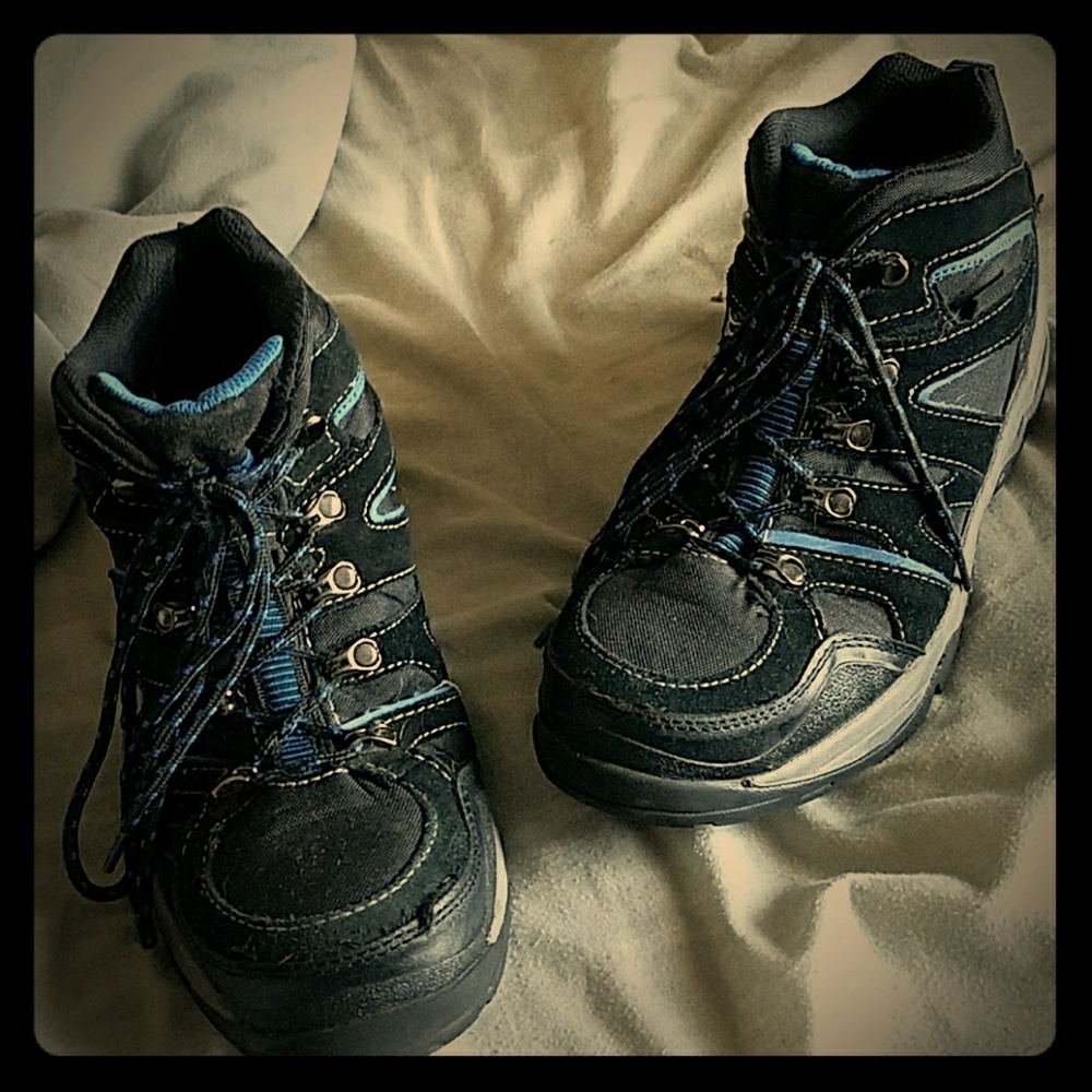 Steel toe shoes