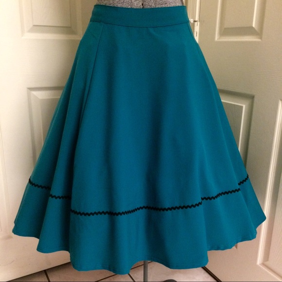 ๐ ROCK STEADY full skirt - Picture 4 of 8