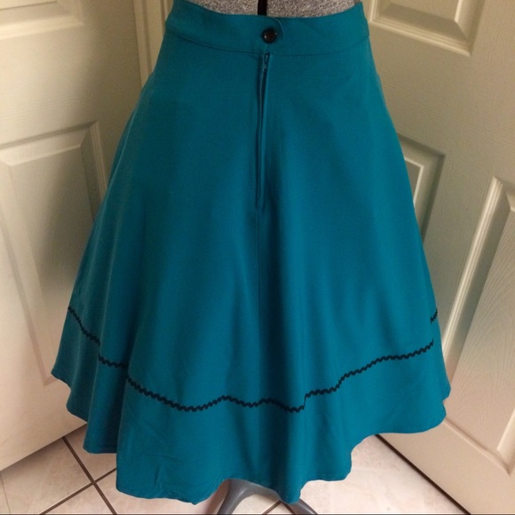 ๐ ROCK STEADY full skirt - Picture 5 of 8