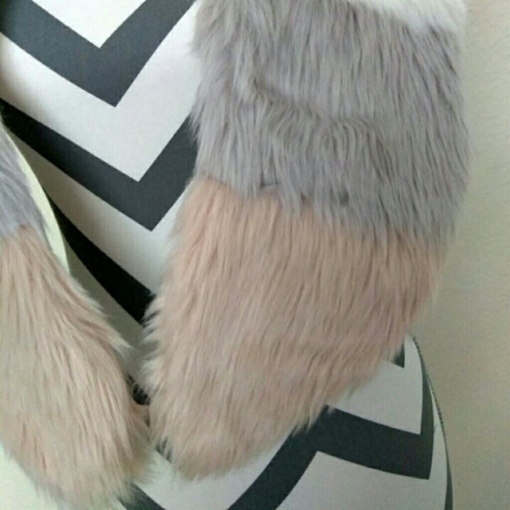 ๐๐๐Faux Fur Scarf๐๐๐ - Picture 3 of 4