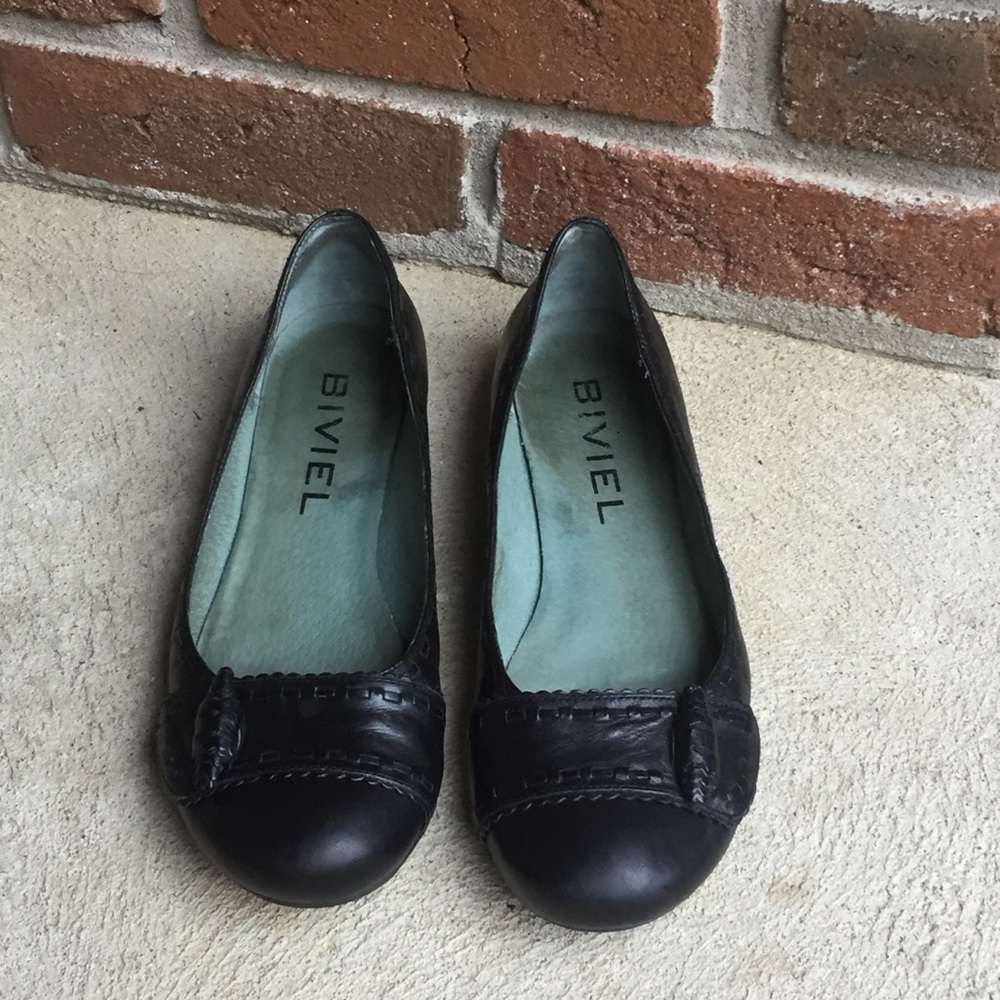 Black Biviel flats