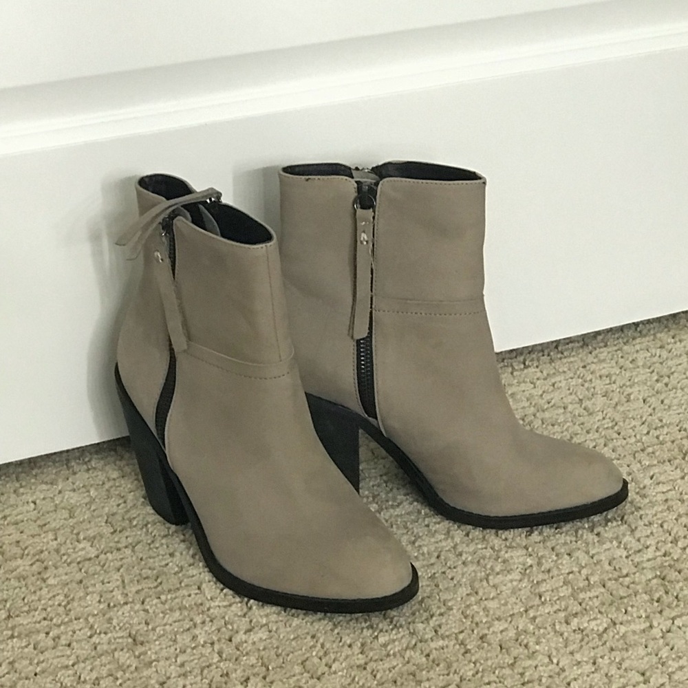 Heeled boots
