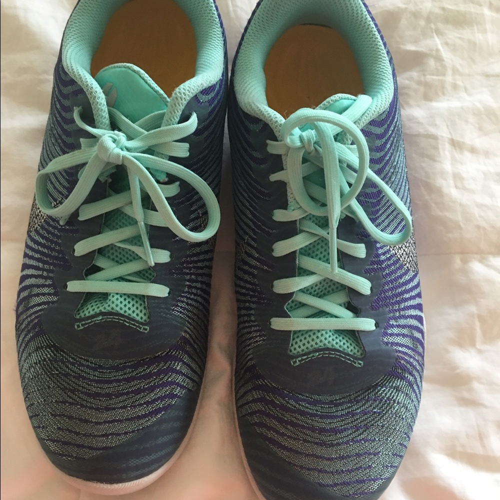Basketball sneakers