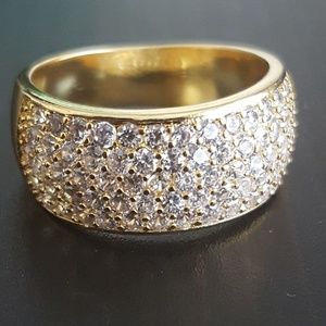 Bijoux Wide Ring in Gold