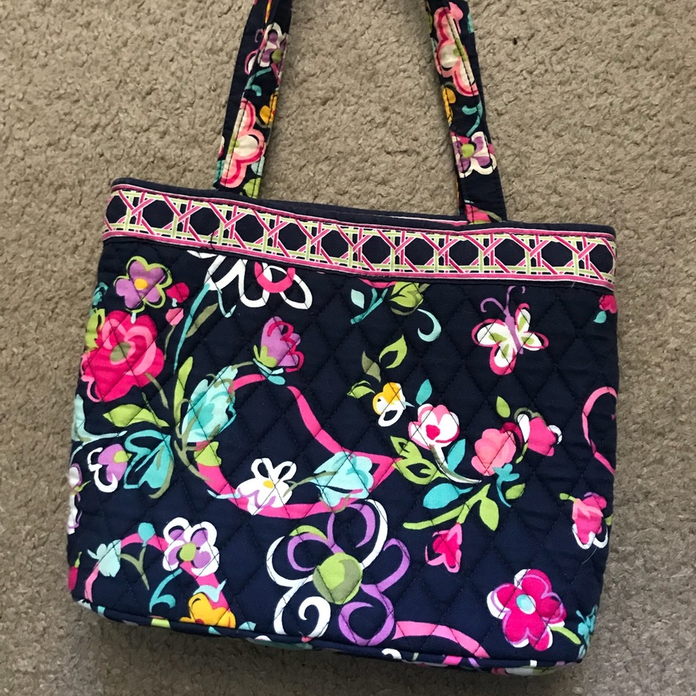 Vera Bradley Hand Bag.