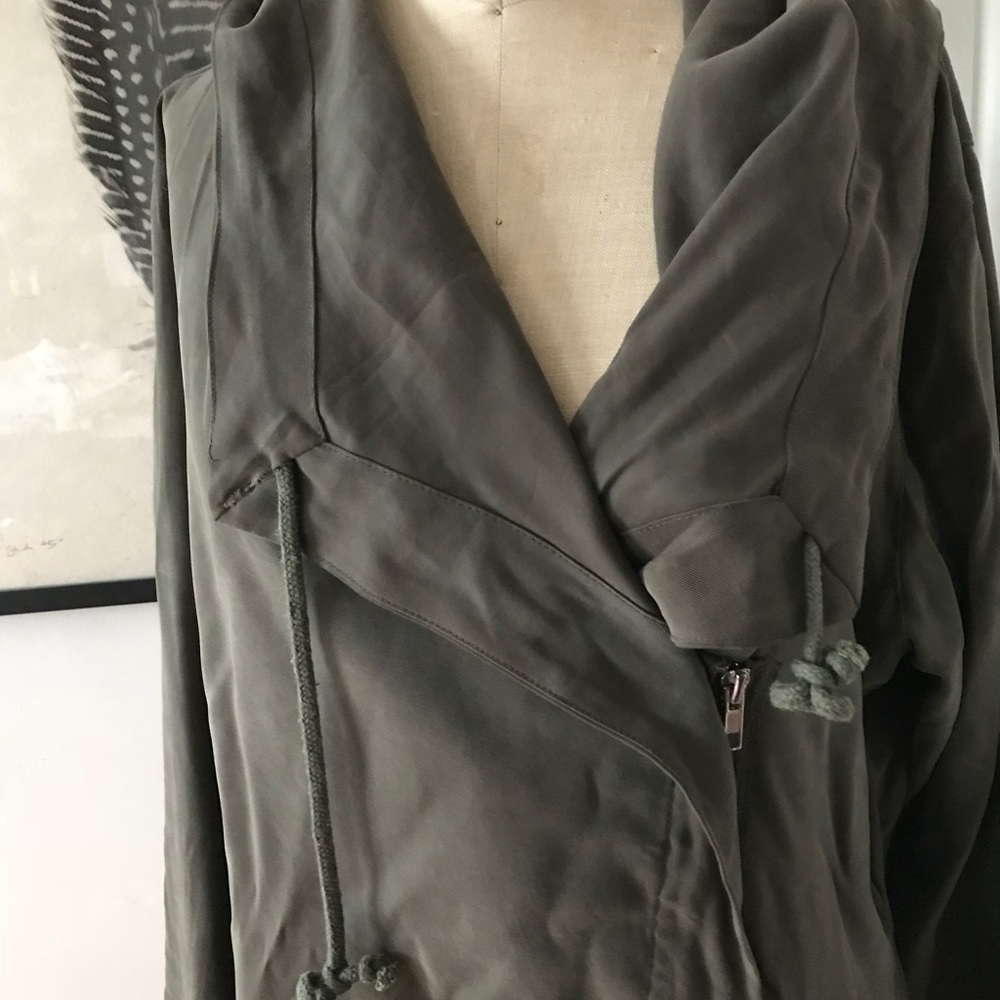Jacket - Picture 4 of 5
