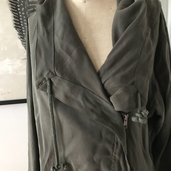 Jacket - Picture 4 of 5