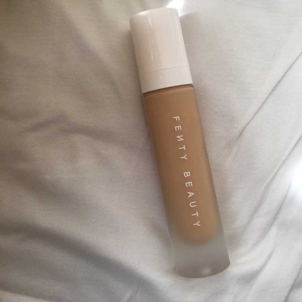 Fenty Foundation 300