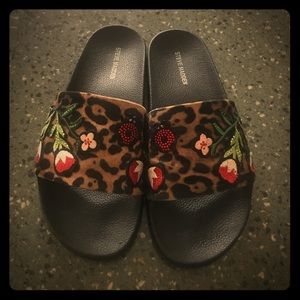 Steve Madden leopard slides