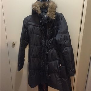 Heavy down coat with fur hood