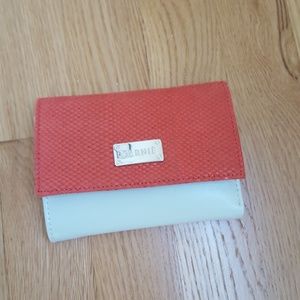 Garnie wallet NWT