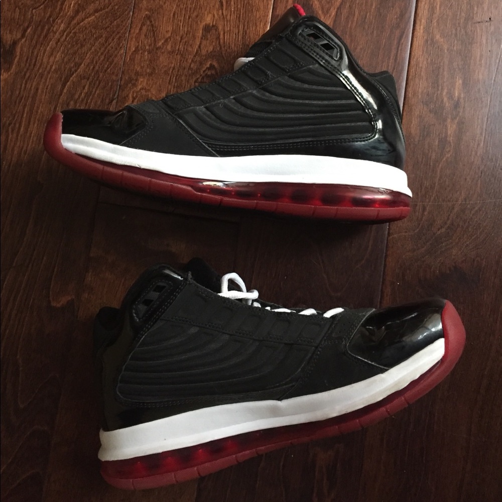Classic color Air Jordan sneakers