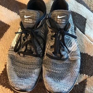 Nike free flyknit trainers. 5.0