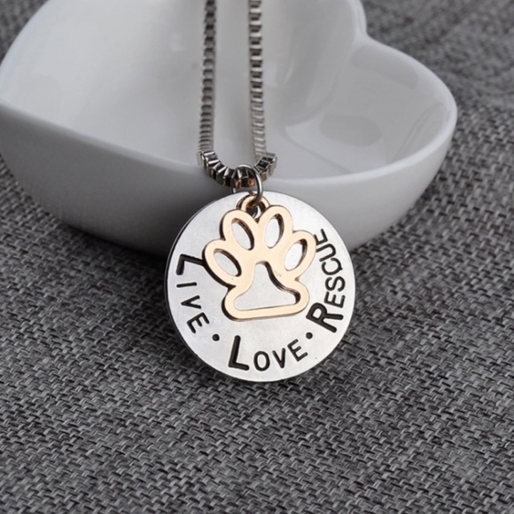 🆕 Puppy Love Necklace - Picture 3 of 5