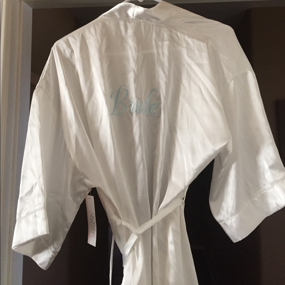 Bride Robe - Picture 4 of 5