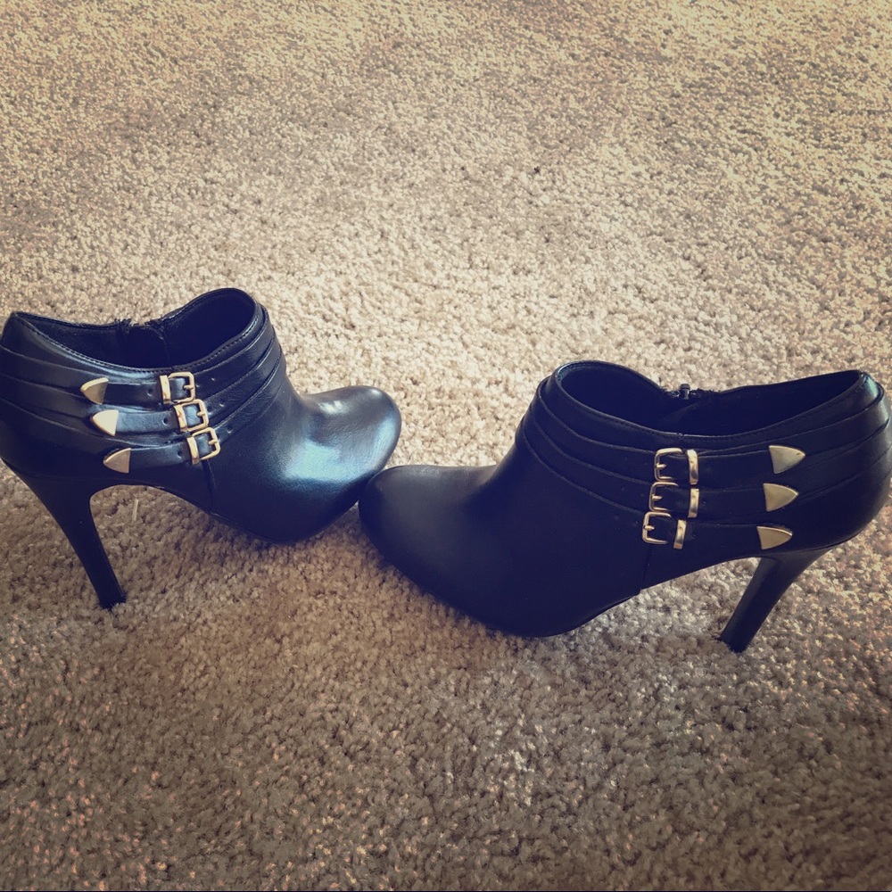 Fiomi size 6 booties