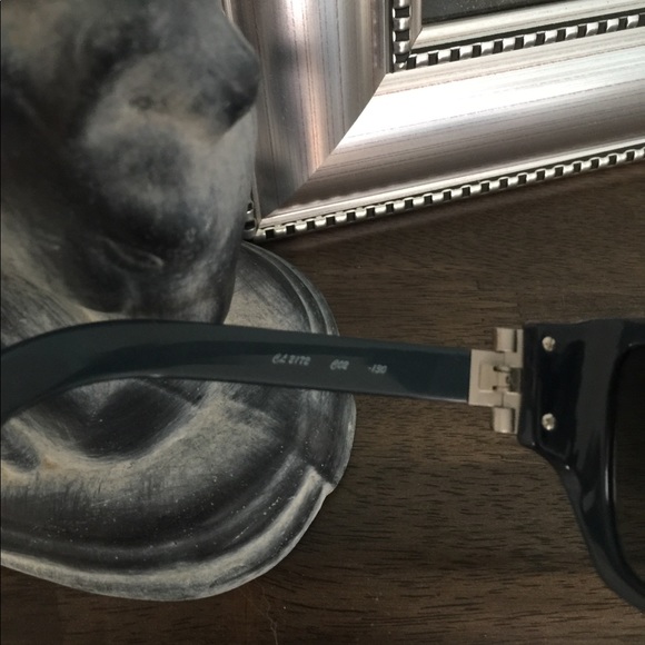 Authentic Chloe - Picture 4 of 9