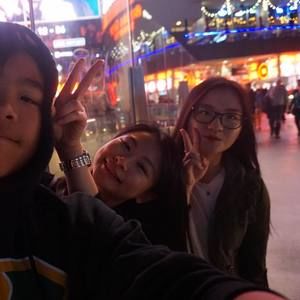 Meet your Posher, Sharon