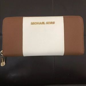 Michael Kors wallet