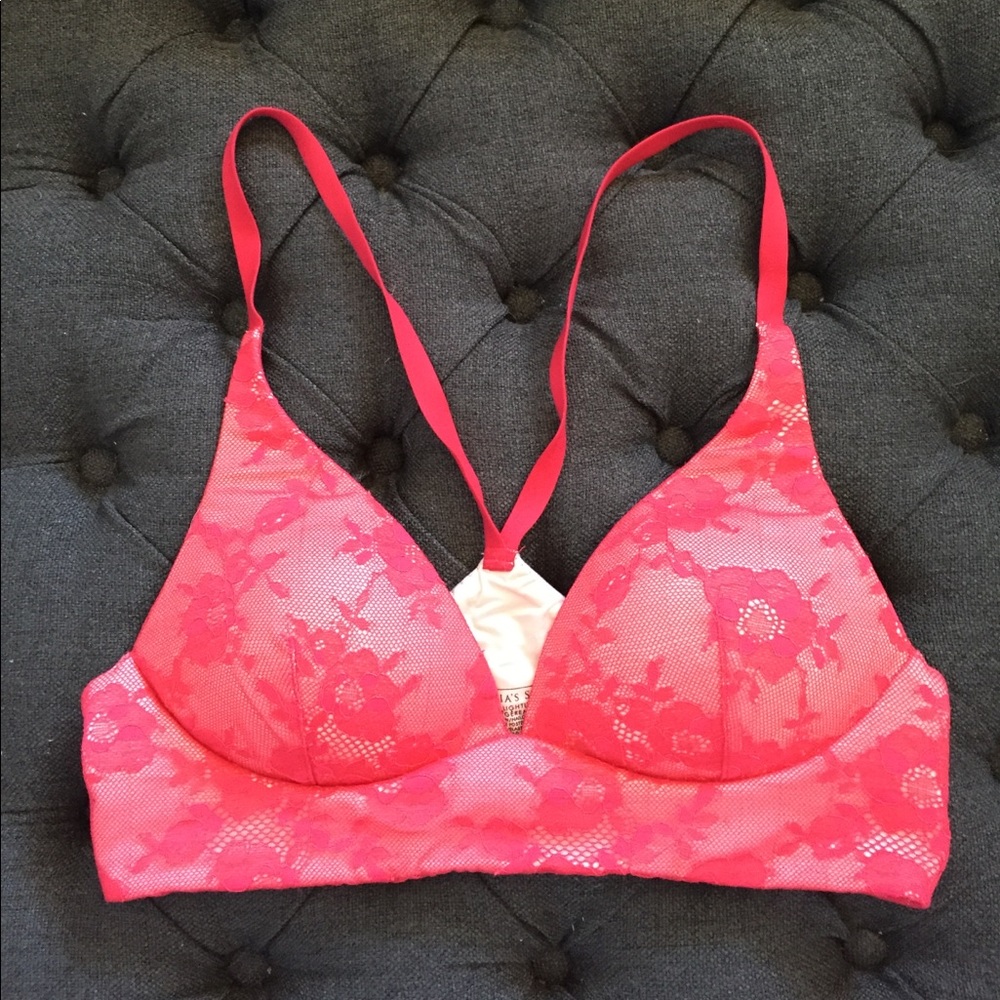 Lightly lined comfy plunge bra