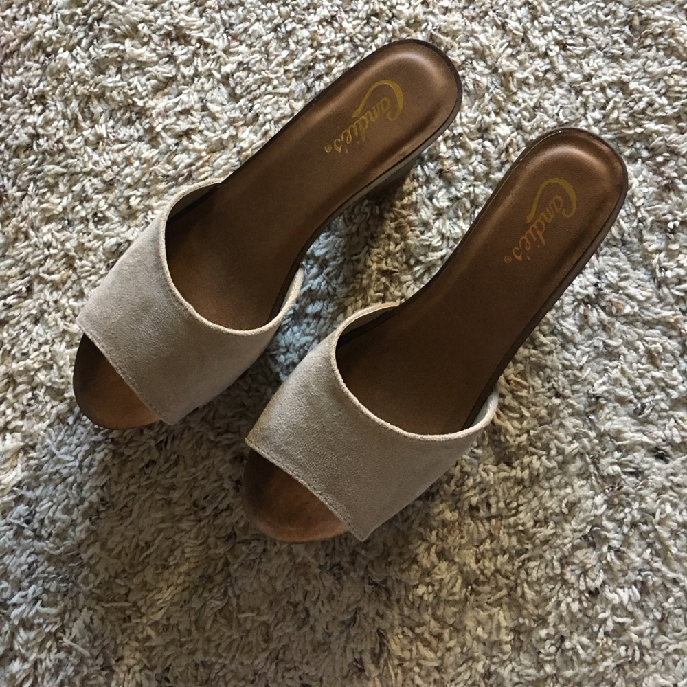 Candie’s platform sandals