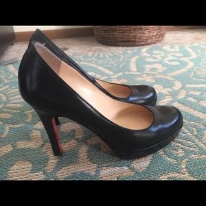 *FINAL PRICE DROP* Christian Louboutin Black Heels