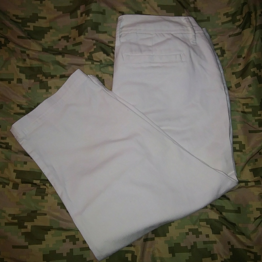 Capris - Picture 4 of 4