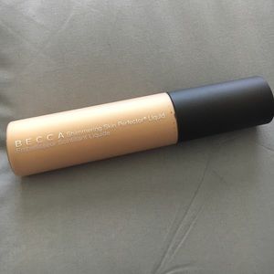 Becca liquid highlighter