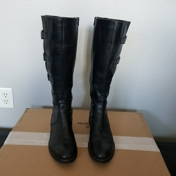 Boots - Picture 3 of 4