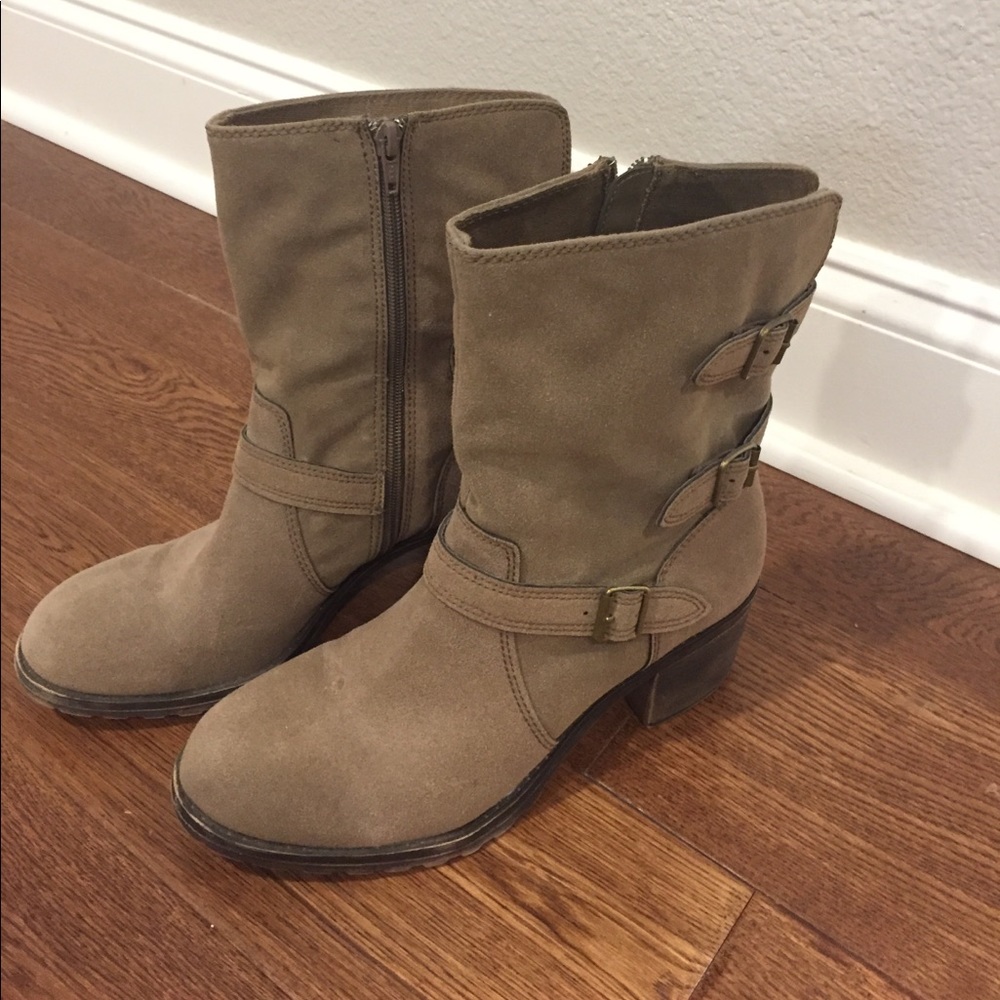 Crown vintage tan booties (size 8.5)