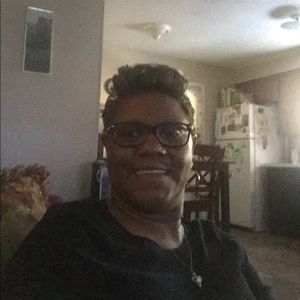 Meet your Posher, Ella