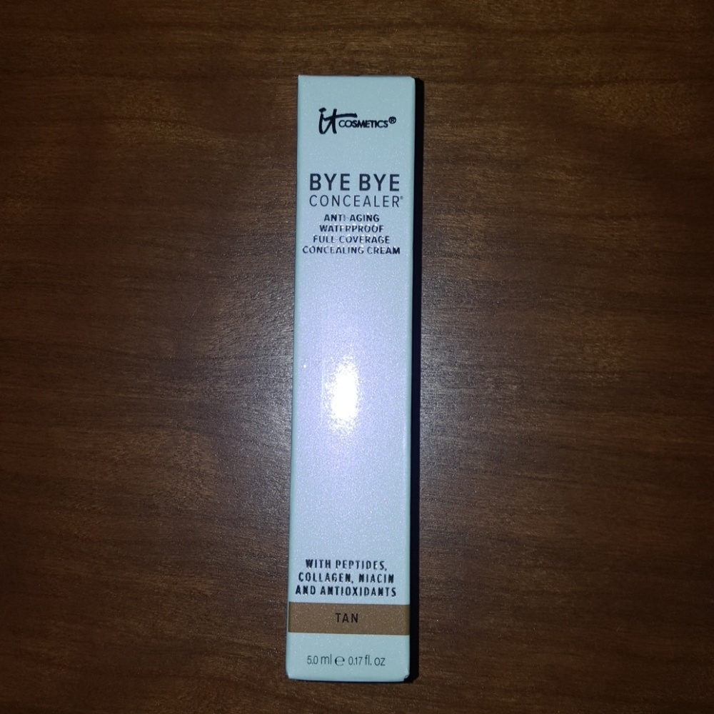 NIB IT Cosmetics bye bye concealer (tan)